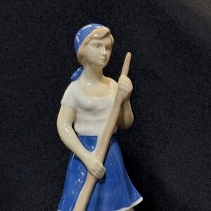 Carl Schneiders Farm Woman w Broom 21927 Porcelain Figurine Germany 1950's Rare